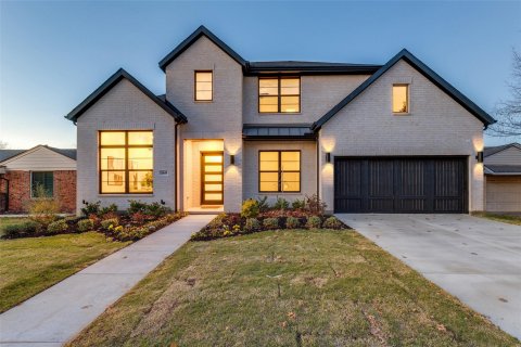 3849 Hawick Lane